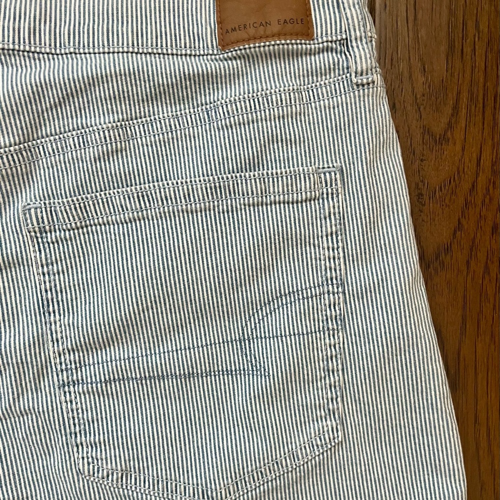 AMERICAN EAGLE Ne(x)t Level Stretch High-Waisted Striped Shorts - Size 12 - Picture 9 of 10